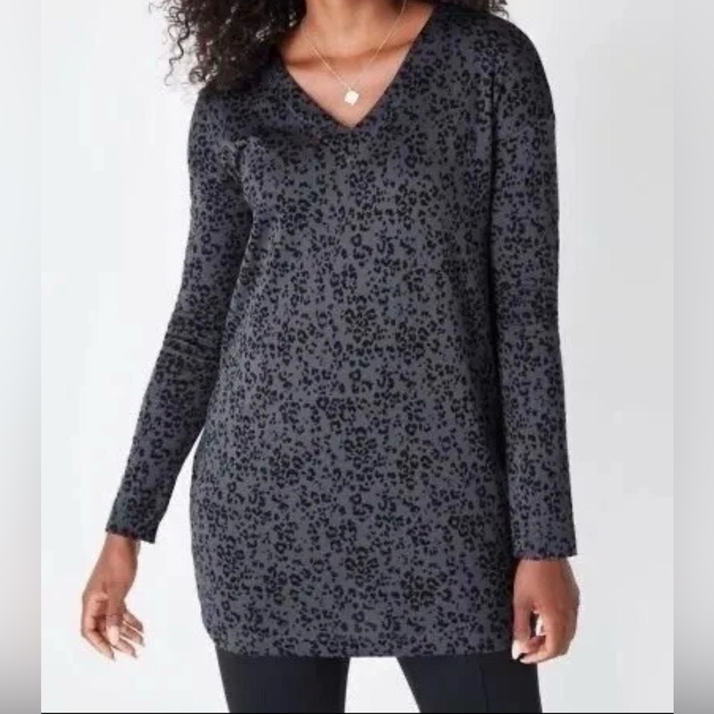 J Jill Simply Supima V-Neck Gray Leopard Print Tunic long sleeve shirt size L